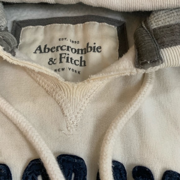 Classic Abercrombie & Fitch hoodie, SO soft! - Picture 4 of 7